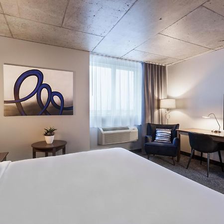 Imperia Hotel Et Suites Boucherville Exterior foto